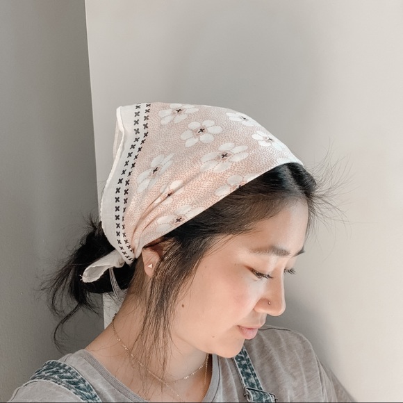 aerie Accessories - Aerie | pink floral bandana